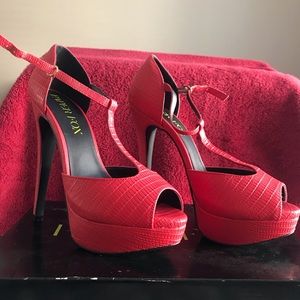 Paper Fox Shoes - Cute red heels Paper Fox Shoes - Cute red heels